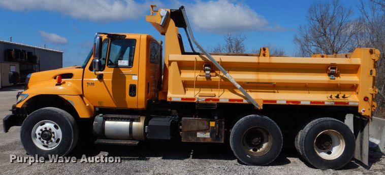 image for item DM7280 2006 International 7400  dump truck