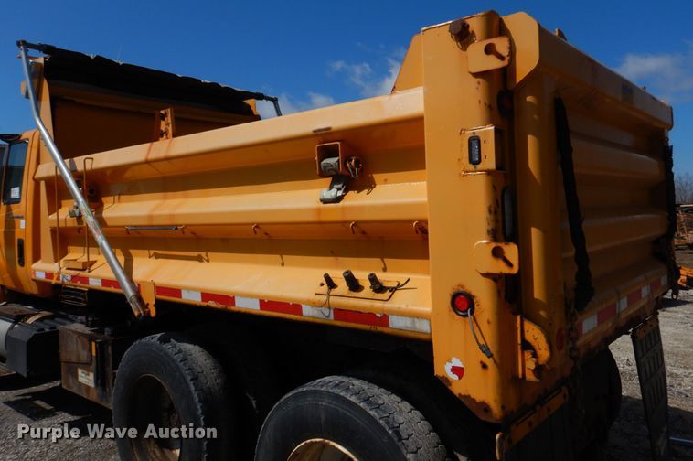 image for item DM7280 2006 International 7400  dump truck
