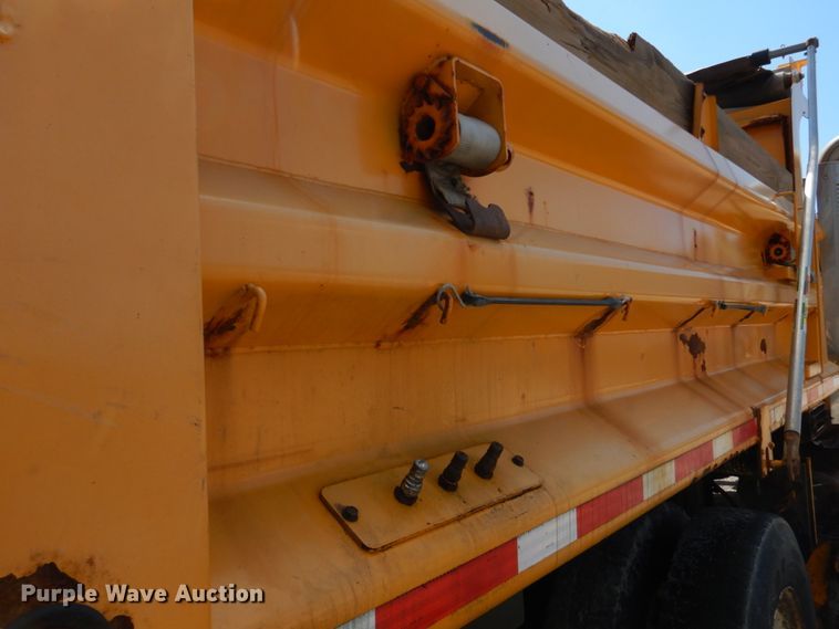 image for item DM7280 2006 International 7400  dump truck