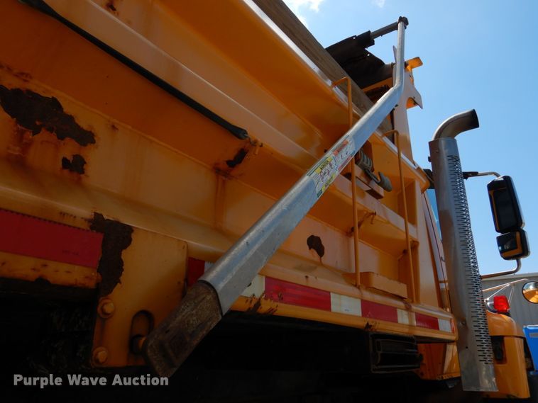 image for item DM7280 2006 International 7400  dump truck