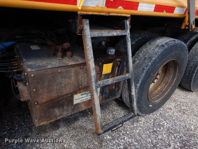 image for item DM7280 2006 International 7400  dump truck