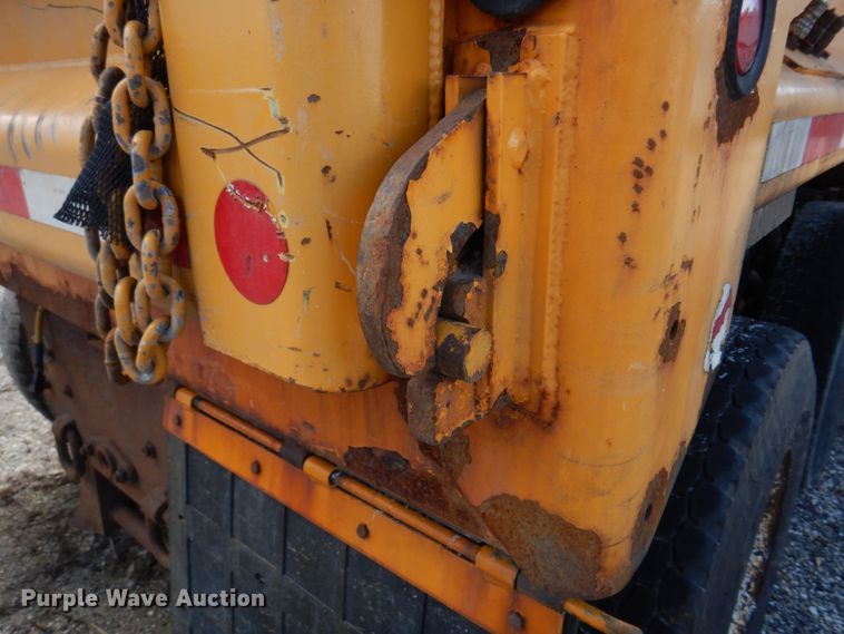 image for item DM7280 2006 International 7400  dump truck