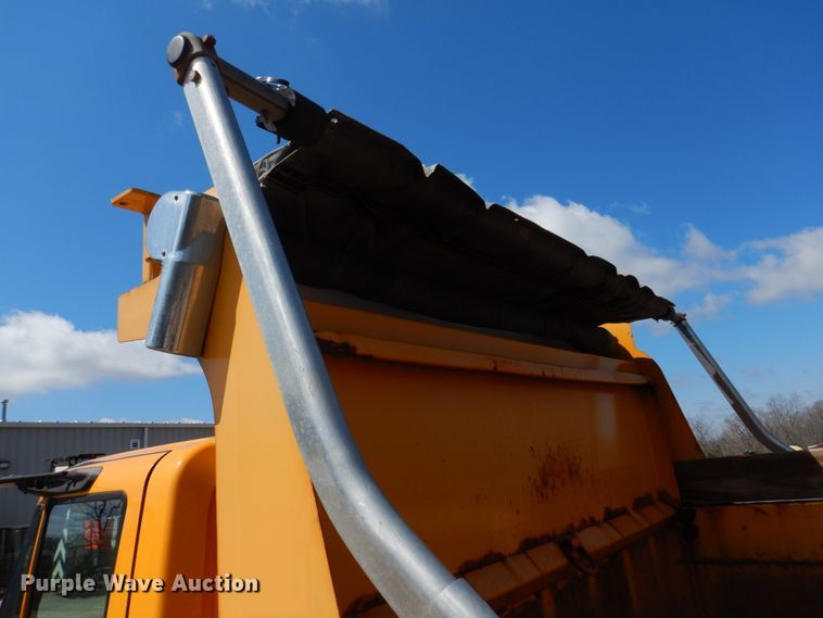 image for item DM7280 2006 International 7400  dump truck