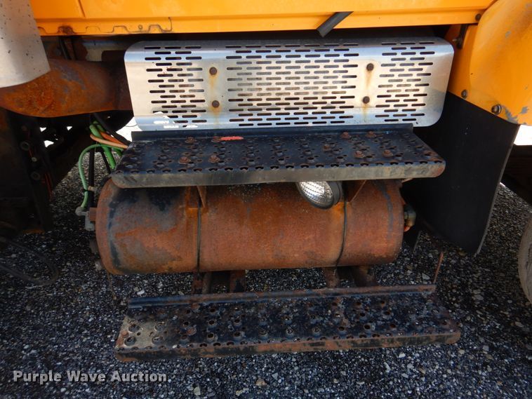 image for item DM7280 2006 International 7400  dump truck