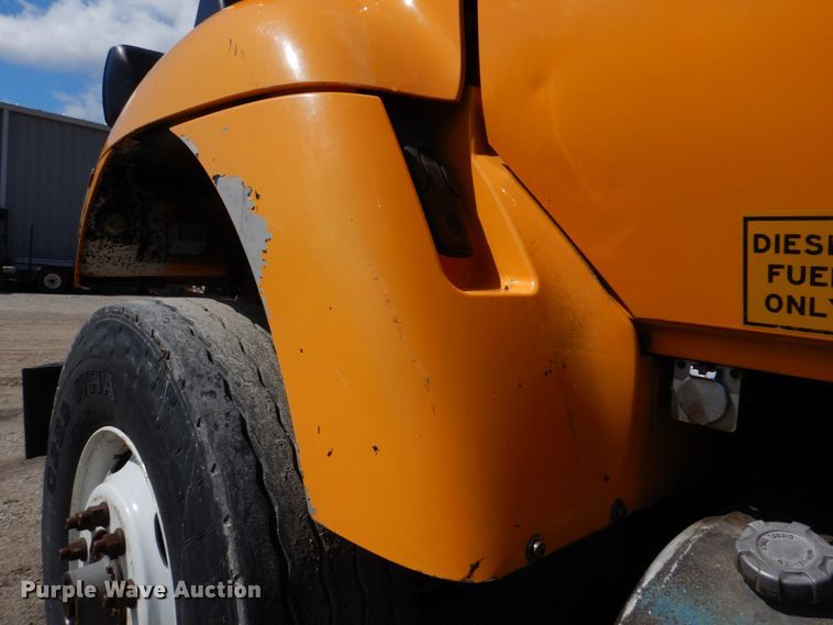 image for item DM7280 2006 International 7400  dump truck