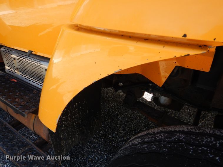 image for item DM7280 2006 International 7400  dump truck