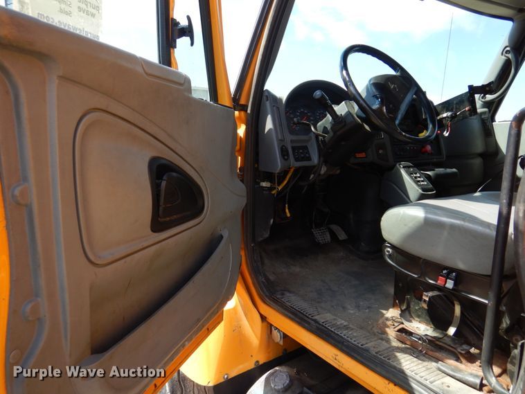 image for item DM7280 2006 International 7400  dump truck