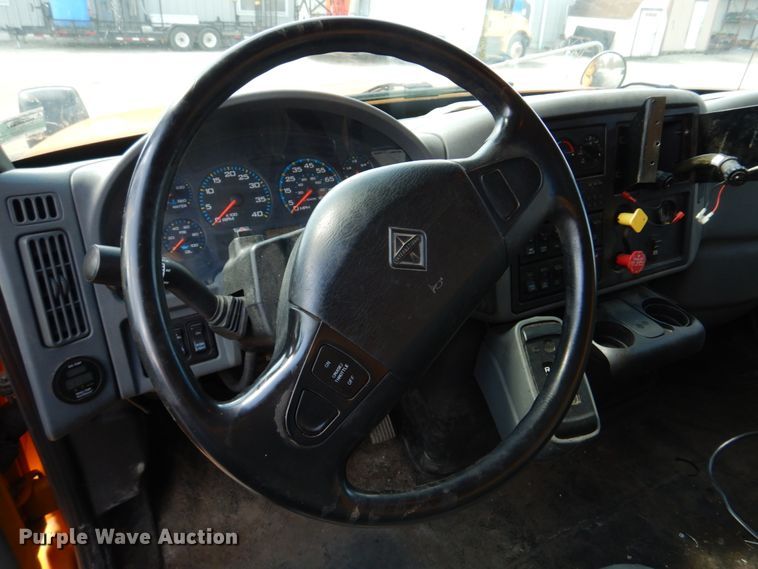 image for item DM7280 2006 International 7400  dump truck