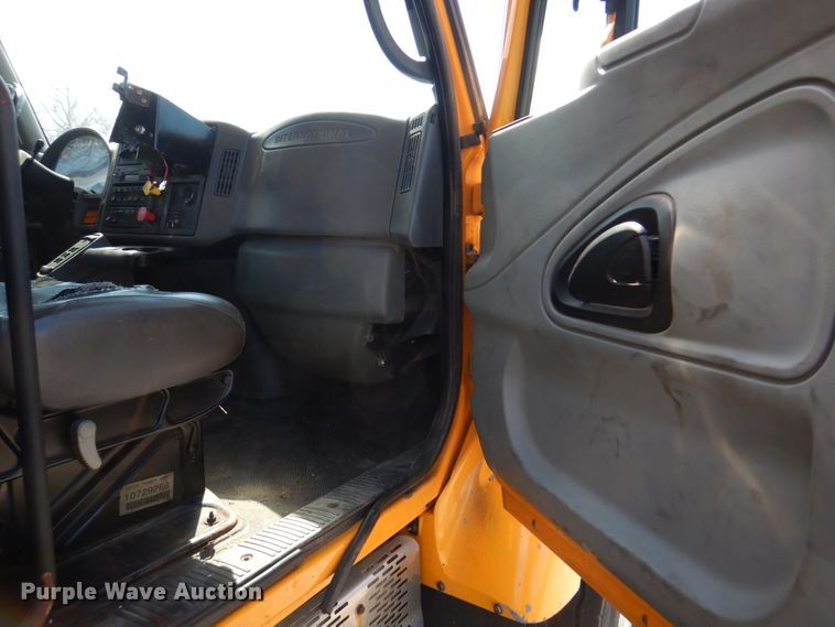 image for item DM7280 2006 International 7400  dump truck