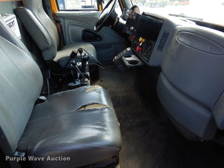 image for item DM7280 2006 International 7400  dump truck