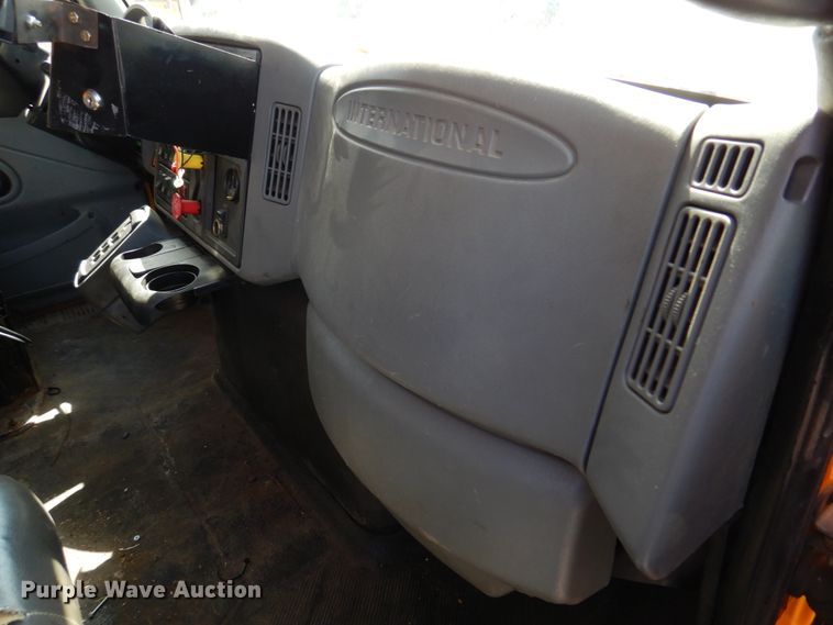 image for item DM7280 2006 International 7400  dump truck