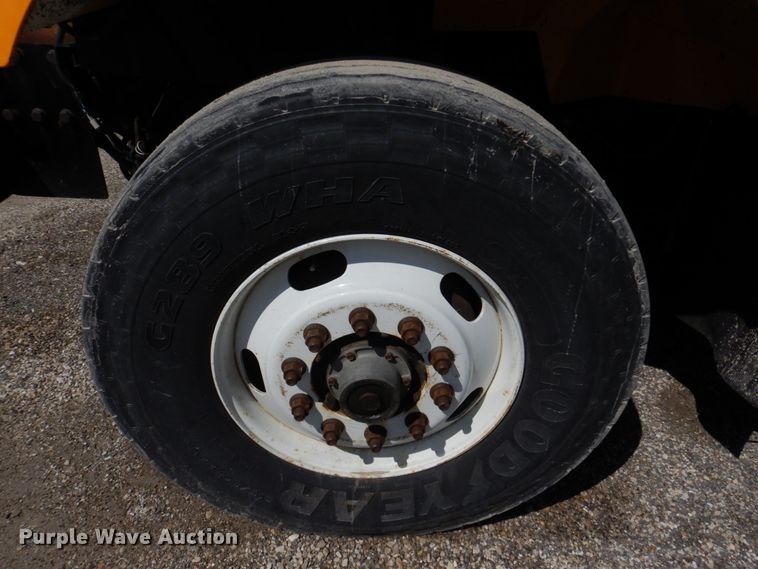 image for item DM7280 2006 International 7400  dump truck