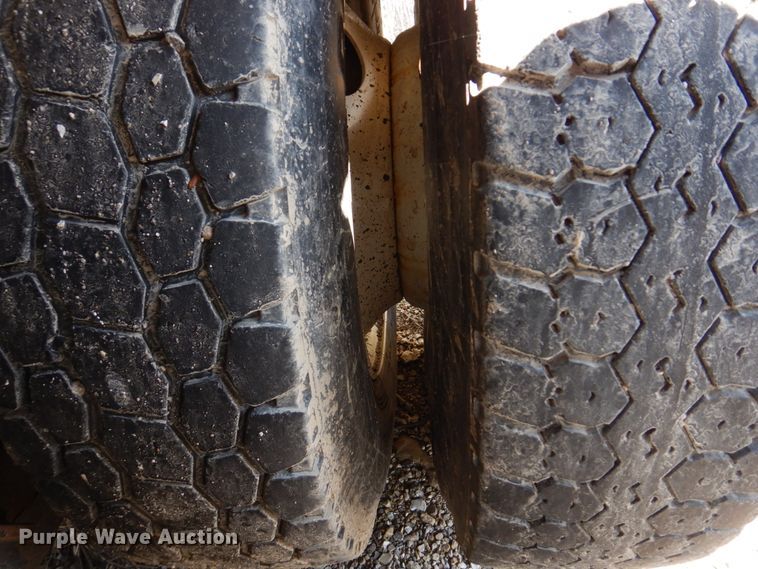 image for item DM7280 2006 International 7400  dump truck