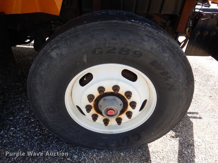 image for item DM7280 2006 International 7400  dump truck