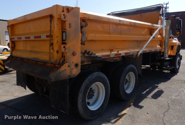 image for item DM7307 2009 International WorkStar 7500  dump truck