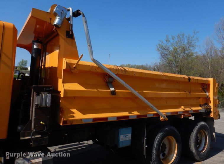 image for item DM7307 2009 International WorkStar 7500  dump truck