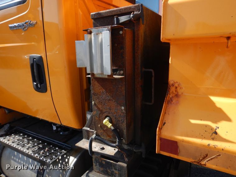 image for item DM7307 2009 International WorkStar 7500  dump truck