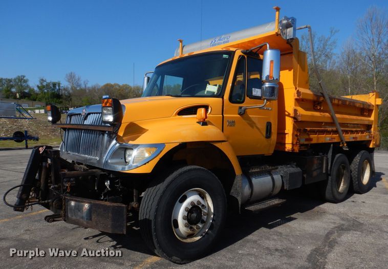 image for item DM7308 2006 International 7400  dump truck