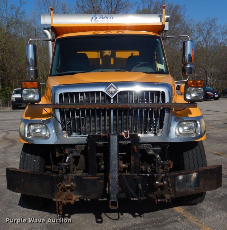 image for item DM7308 2006 International 7400  dump truck