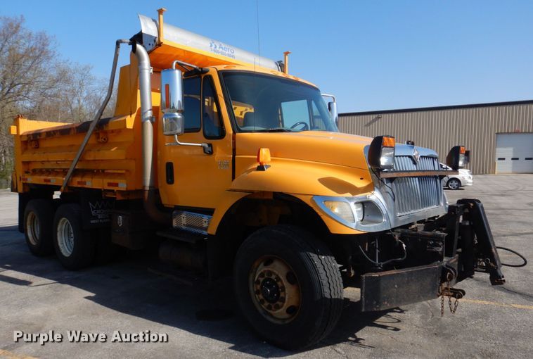 image for item DM7308 2006 International 7400  dump truck