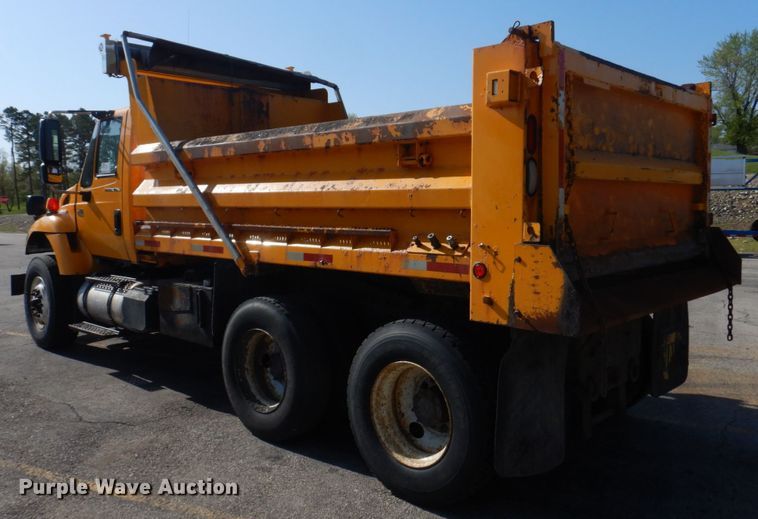 image for item DM7308 2006 International 7400  dump truck