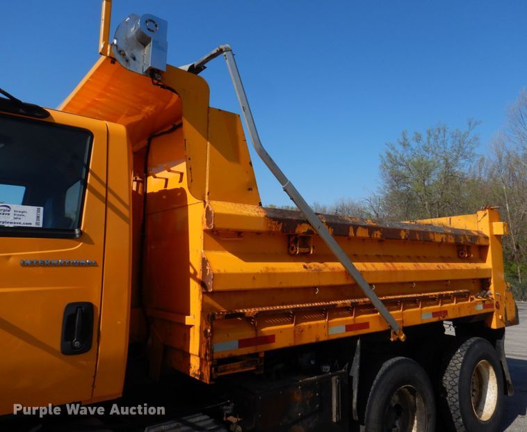 image for item DM7308 2006 International 7400  dump truck
