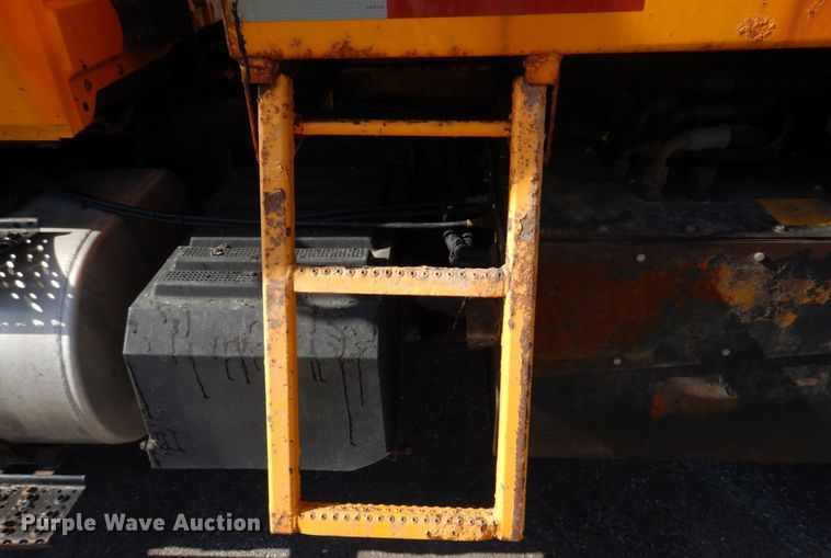 image for item DM7308 2006 International 7400  dump truck