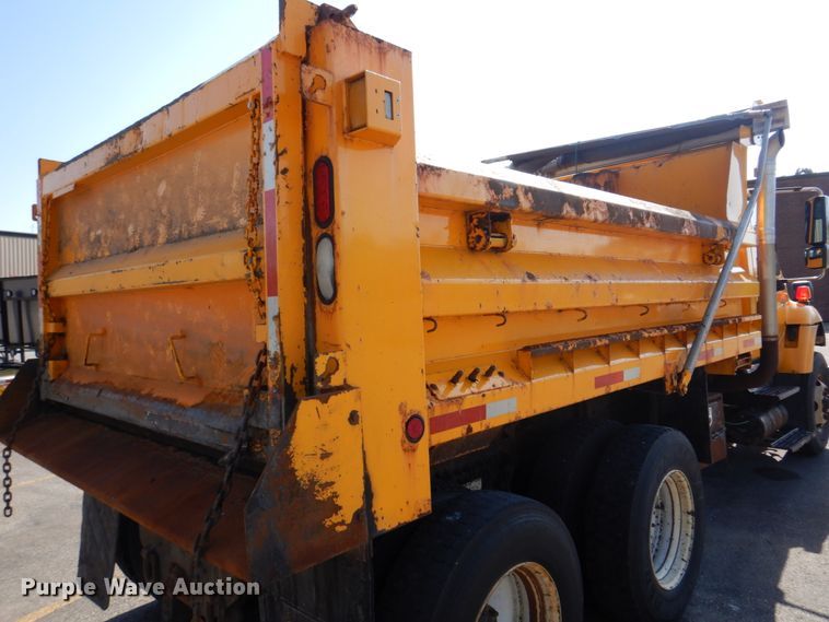 image for item DM7308 2006 International 7400  dump truck