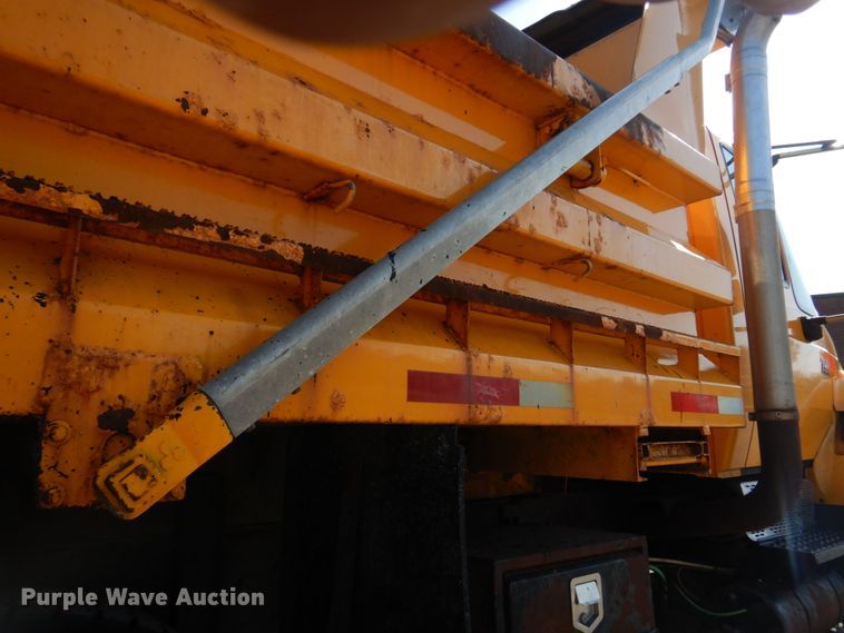 image for item DM7308 2006 International 7400  dump truck