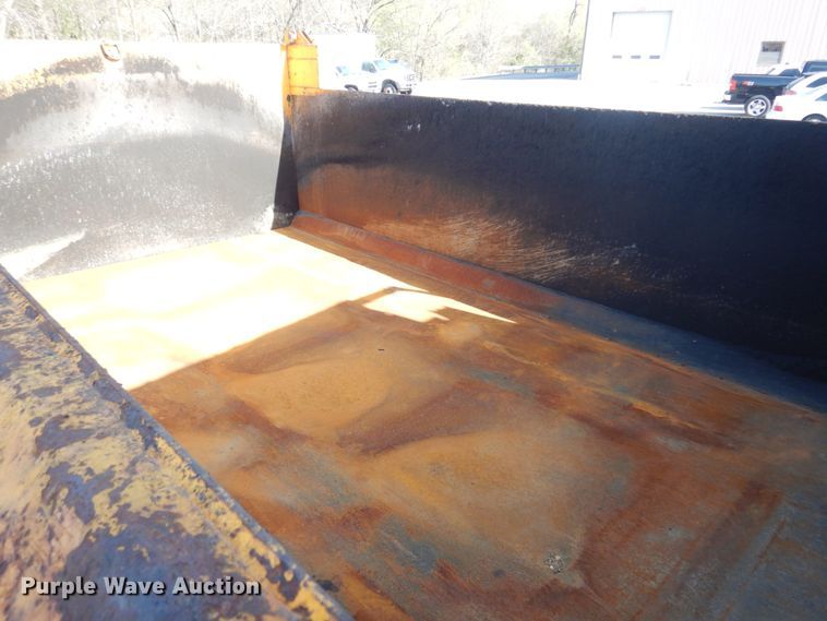 image for item DM7308 2006 International 7400  dump truck