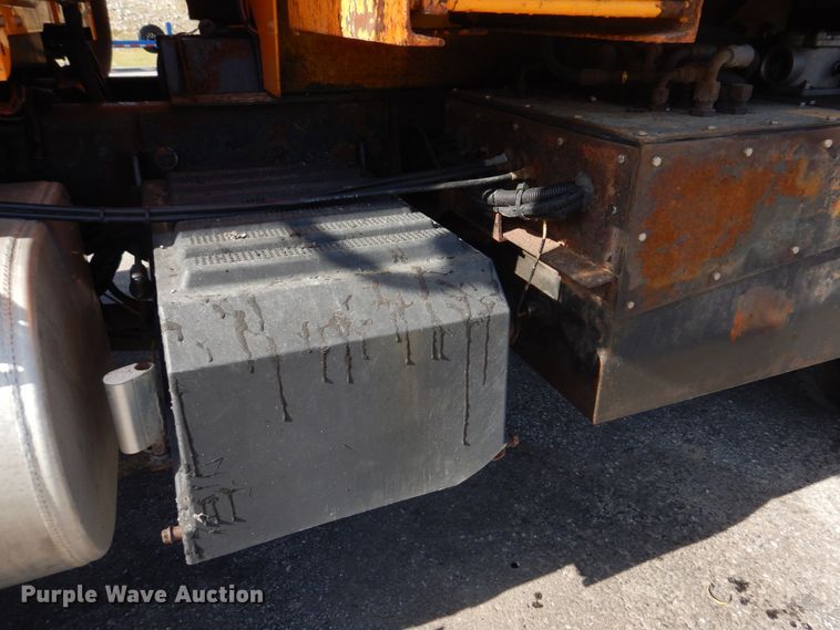 image for item DM7308 2006 International 7400  dump truck