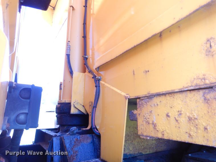 image for item DM7308 2006 International 7400  dump truck