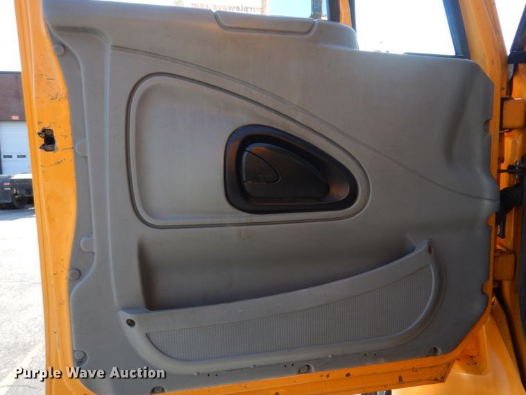 image for item DM7308 2006 International 7400  dump truck