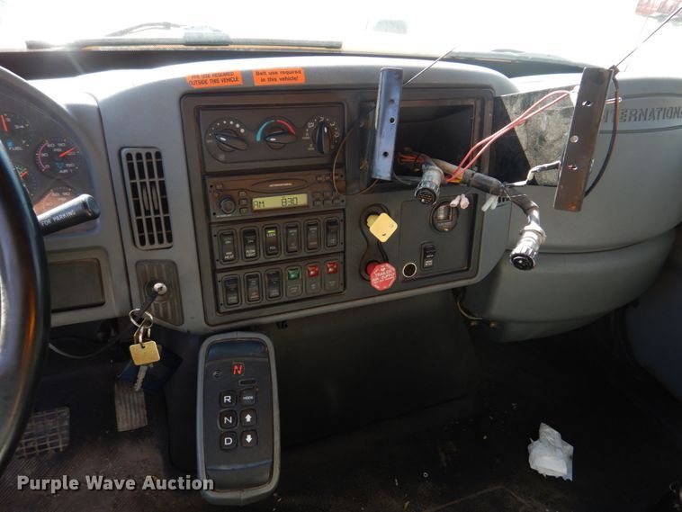 image for item DM7308 2006 International 7400  dump truck