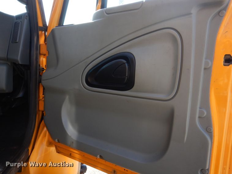 image for item DM7308 2006 International 7400  dump truck