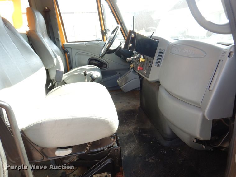 image for item DM7308 2006 International 7400  dump truck