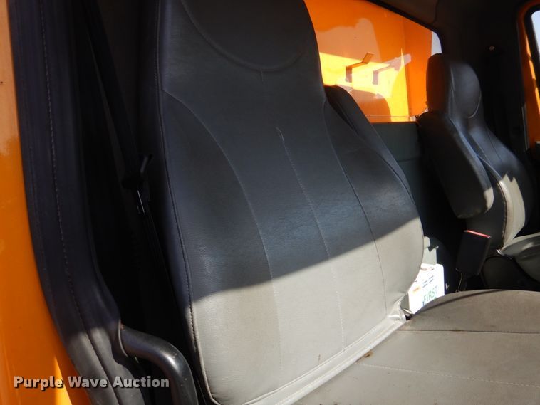 image for item DM7308 2006 International 7400  dump truck