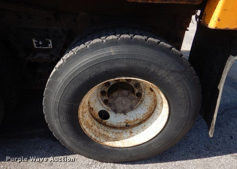 image for item DM7308 2006 International 7400  dump truck