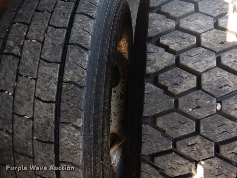 image for item DM7308 2006 International 7400  dump truck