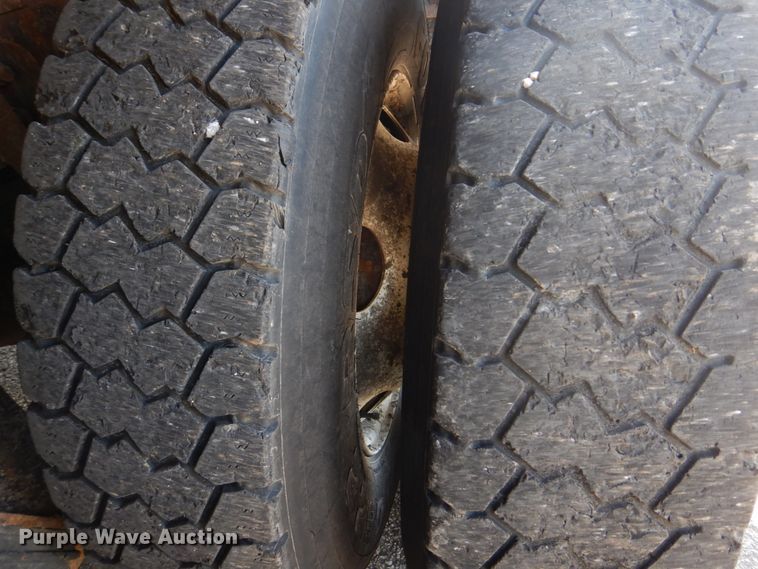 image for item DM7308 2006 International 7400  dump truck