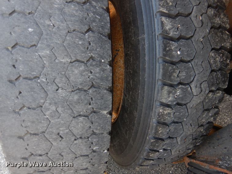 image for item DM7308 2006 International 7400  dump truck