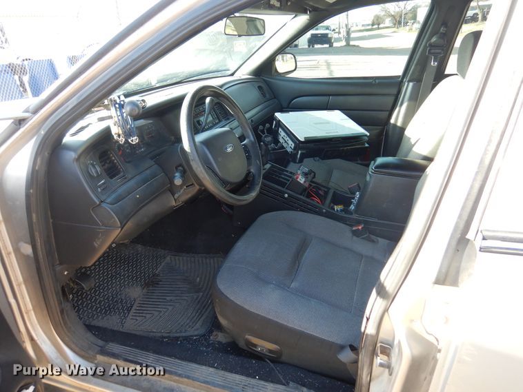 image for item DN0287 2007 Ford Crown Victoria Police Interceptor