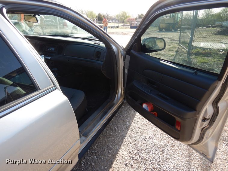 image for item DN0287 2007 Ford Crown Victoria Police Interceptor