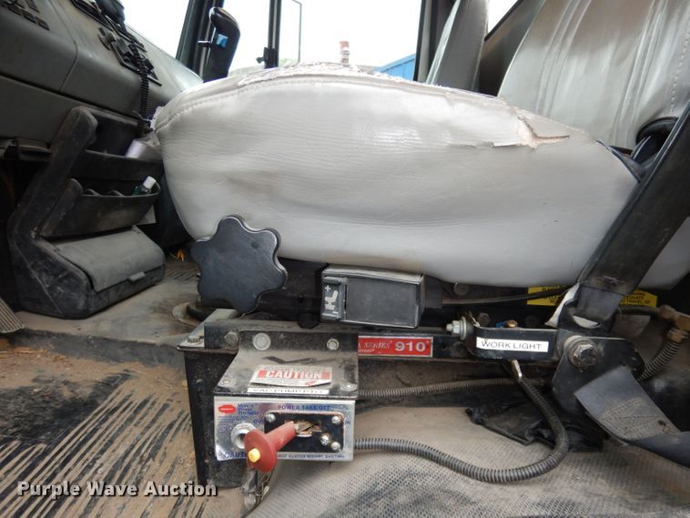 image for item DN1536 2000 Freightliner FL80  vacuum truck
