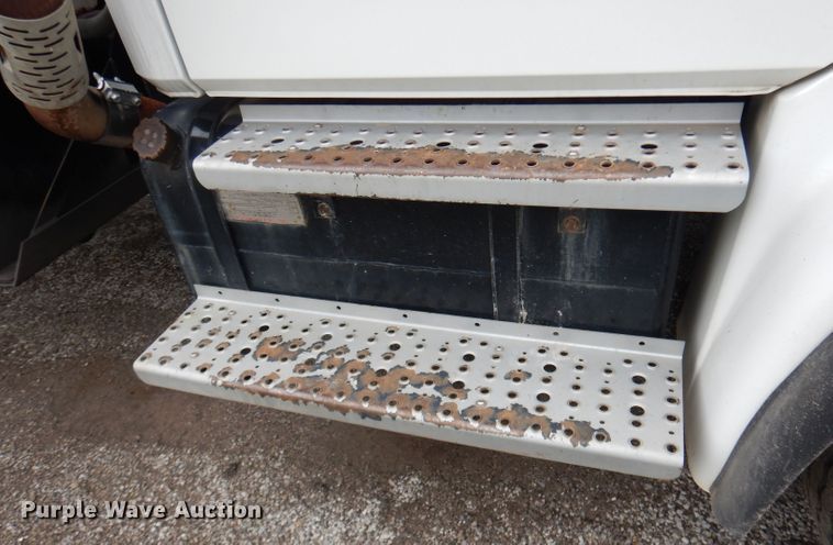 image for item DN1536 2000 Freightliner FL80  vacuum truck