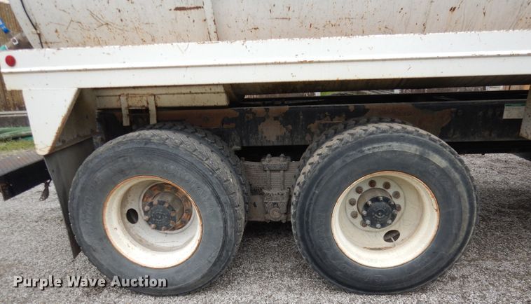 image for item DN1536 2000 Freightliner FL80  vacuum truck