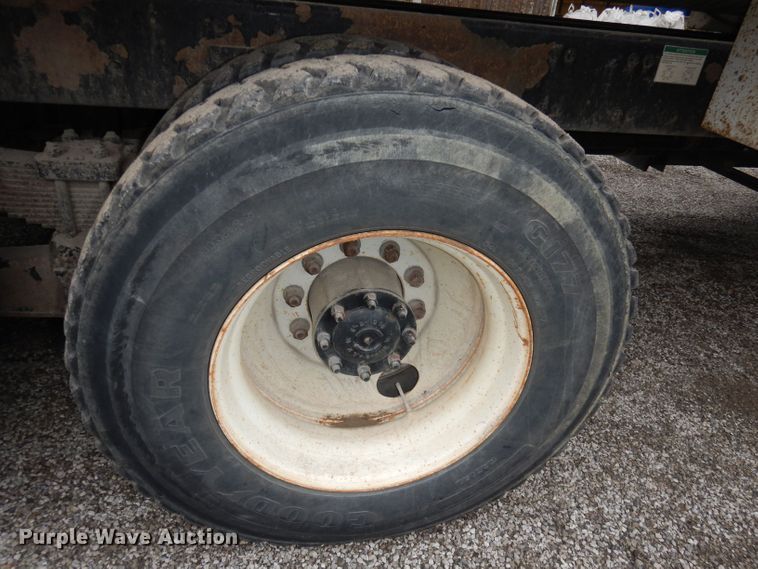 image for item DN1536 2000 Freightliner FL80  vacuum truck