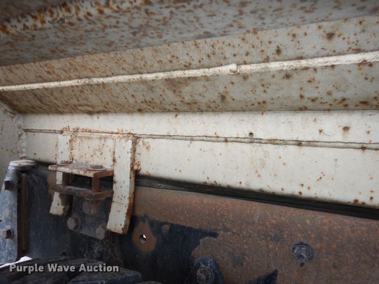 image for item DN1536 2000 Freightliner FL80  vacuum truck