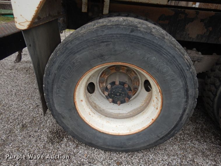 image for item DN1536 2000 Freightliner FL80  vacuum truck