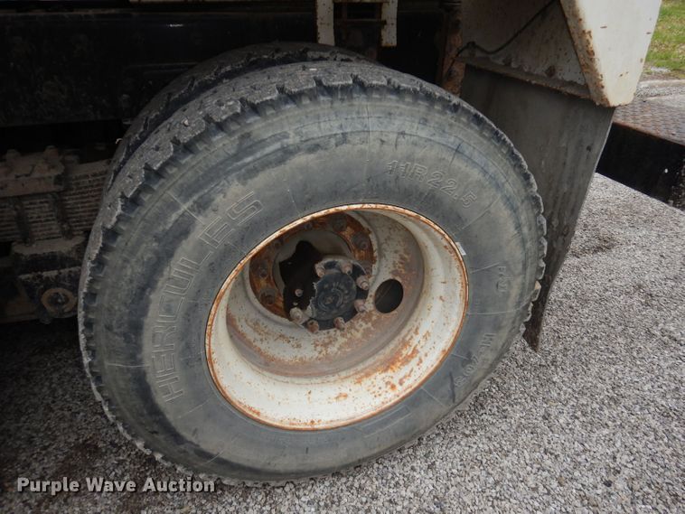 image for item DN1536 2000 Freightliner FL80  vacuum truck